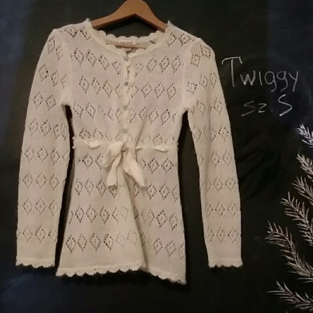 🔥 TWIGGY Hot Special: Beautiful Twiggy Sweater ❤️